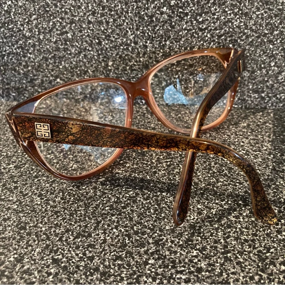 Vintage Givenchy solaire mod 111/BRN oversized glasses; made in France. W/Case.